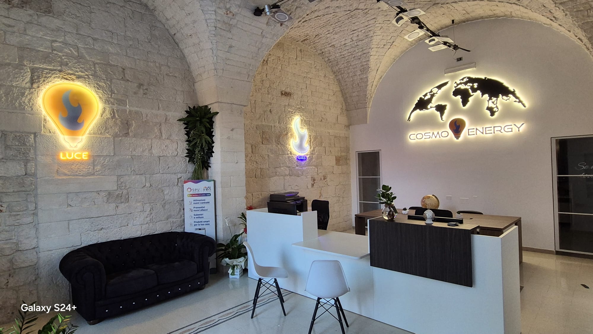 Interno del punto vendita Cosmo Energy a Martina Franca